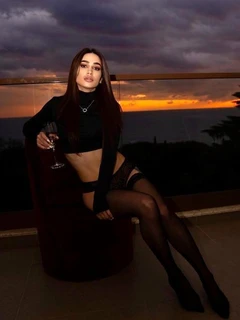 Amina escort in Dubai