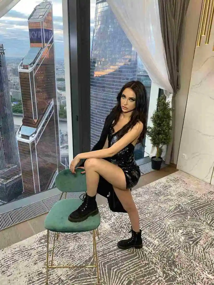 Crystal escort in Dubai