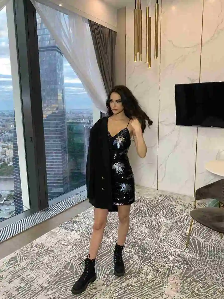Crystal escort in Dubai