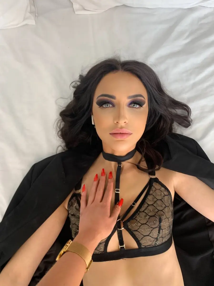 Crystal escort in Dubai