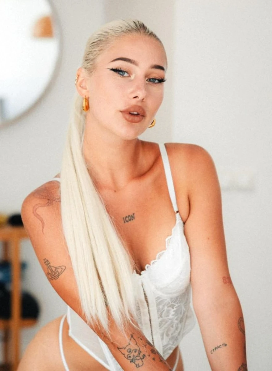 Elina escort in Dubai