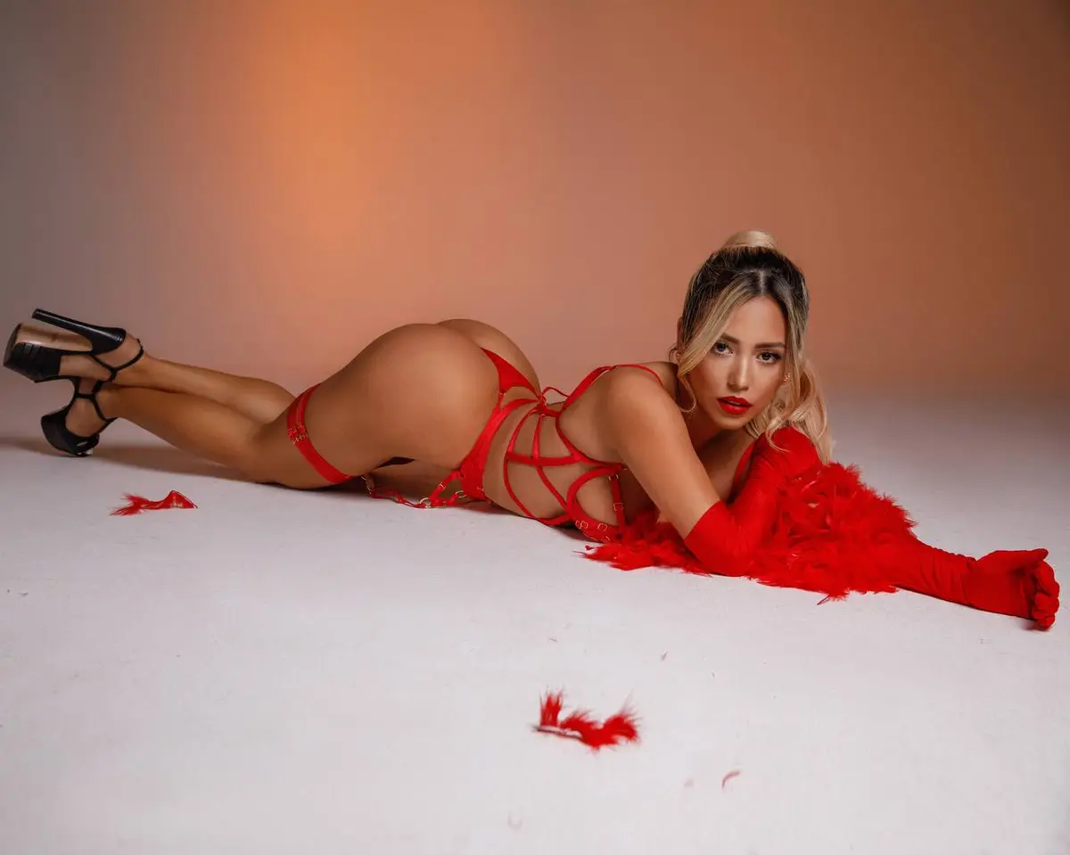 Stepphie escort in Dubai