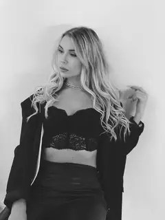 Yana escort in Dubai